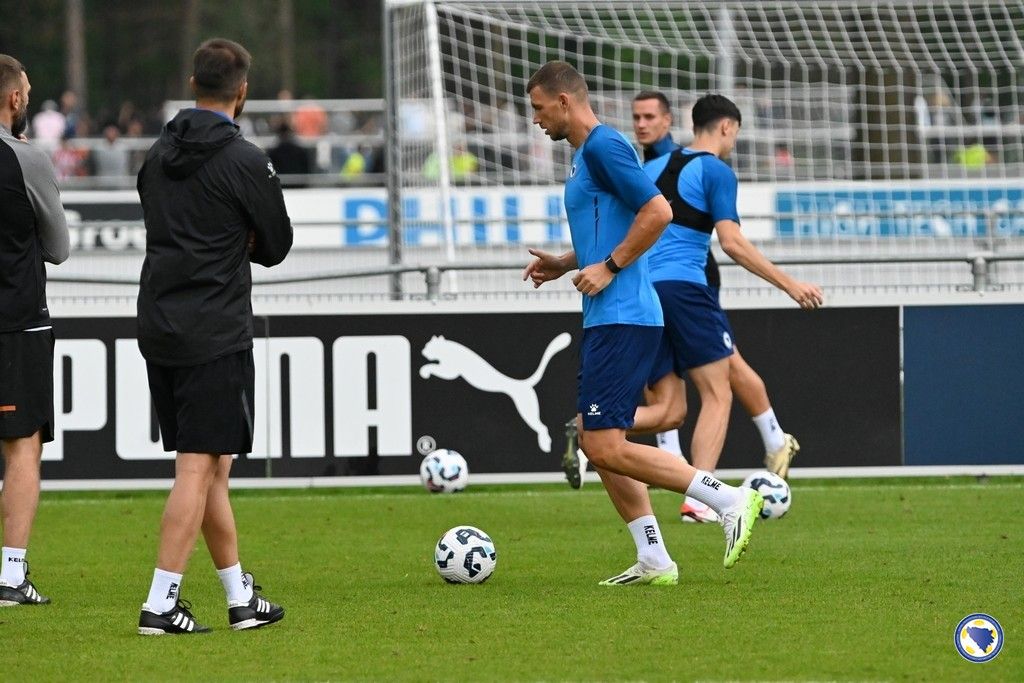 Naši najbolji fudbaleri će sutra odraditi još jedan trening uoči duela sa Nizozemcima