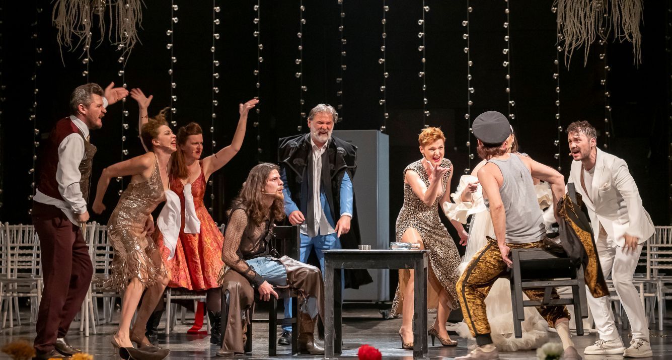 Dođite da vidite kako bi bilo da na jednom porodičnom okupljanju baš svi odluče da kažu sve što su sakrivali godinama...