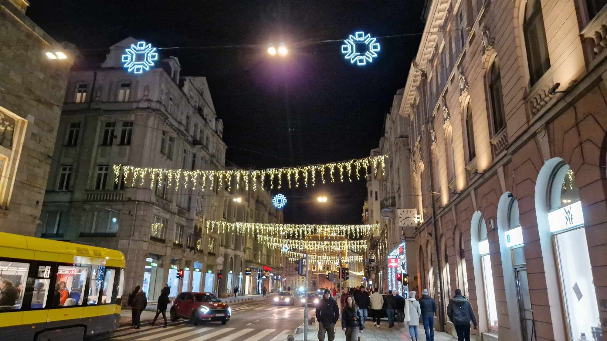 Zrak je čist, a nema ni poledice koja je prethodnih dana stvarila velike probleme Sarajlijama