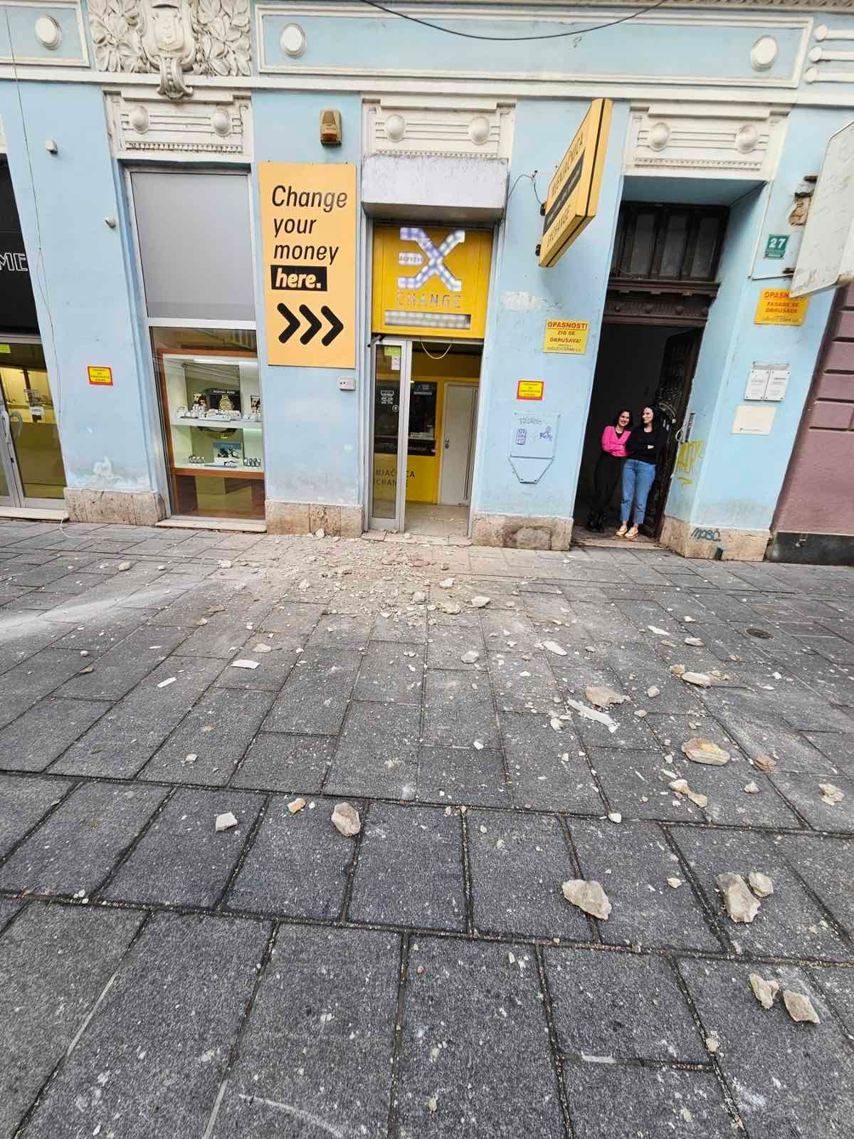 Izbjegnuta tragedija: Ponovo se obrušila fasada u centru Sarajeva