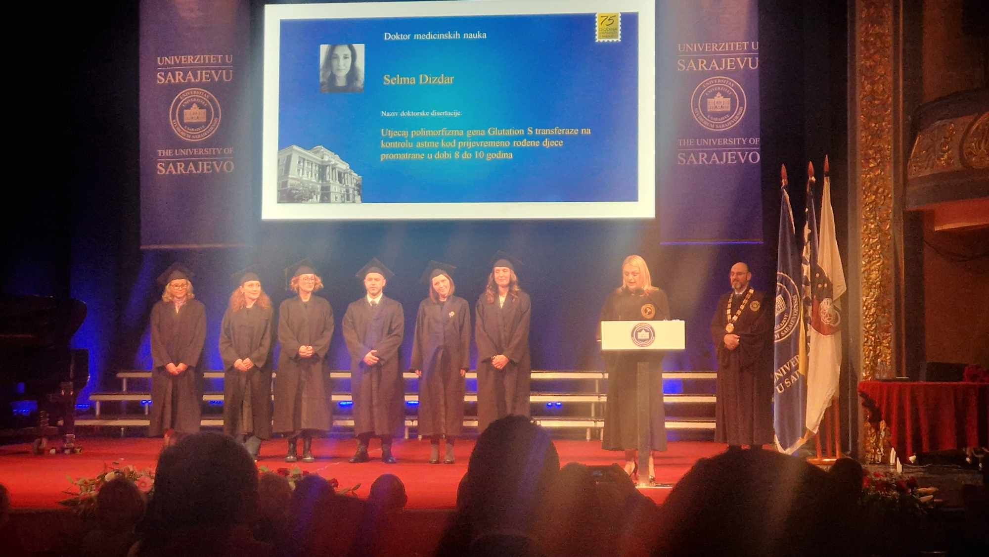 Promocija doktora nauka Univerziteta u Sarajevu upriličena je večeras u Narodnom pozorištu.   