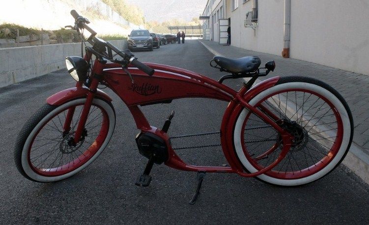 Pišući scenarije saznao sam i da ne možete voziti bilo koji poznati svjetski automobil a da u njemu nema nekoliko dijelova iz Gradačca i Gračanice. 