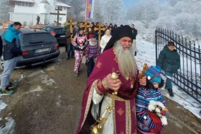 Grupa ljudi zabola je krstove u muslimansko mezarje, a iza ove provokacije stoji Luka Babić