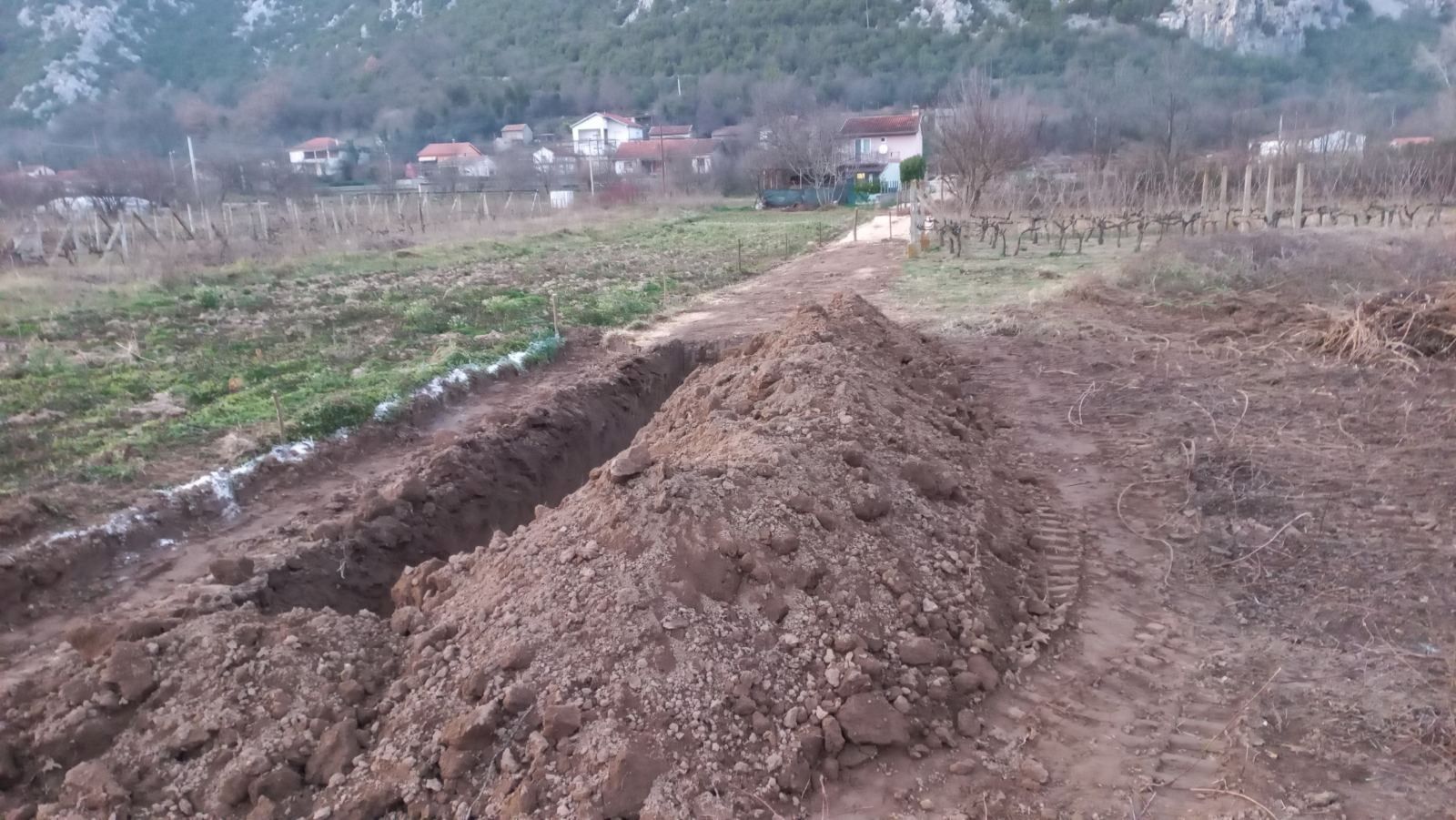 Povlačimo se jer smo u strahu! Bošnjačkim povratnicima presječen put, ne mogu do kuća