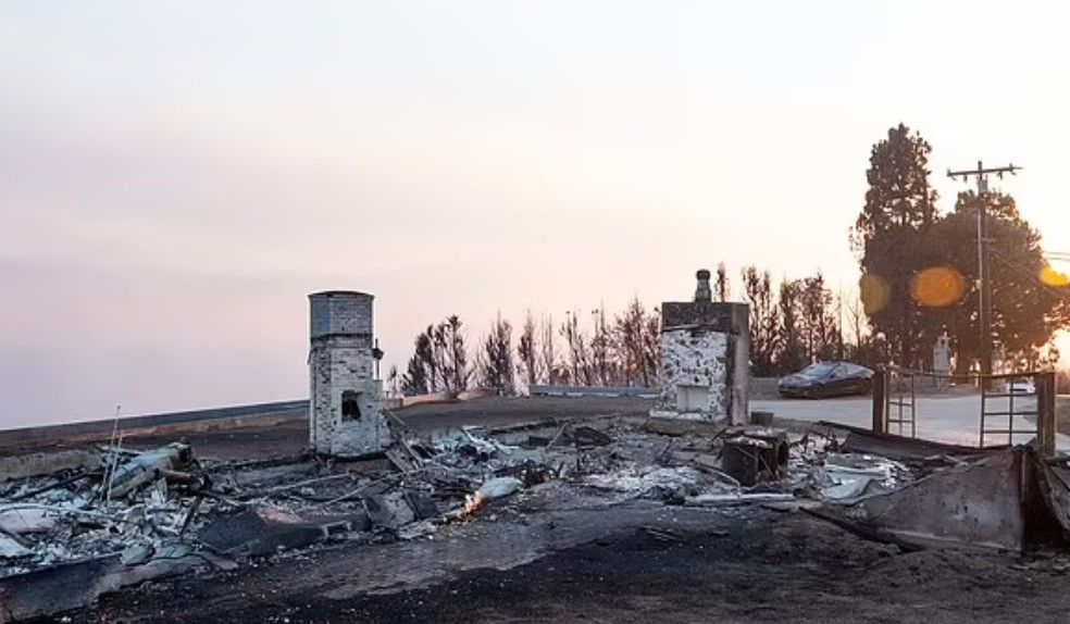 Fotografije u medijima pokazuju da su od kuće u Malibuu vrijedne četiri miliona dolara