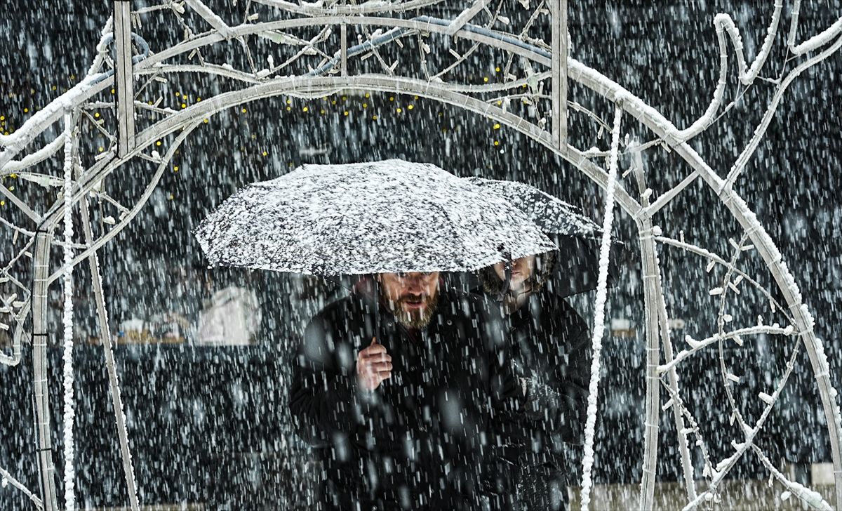 Najhladniji dani su nedjelja (12.01.) i ponedjeljak (13.01.) koji će u pojedinim mjestima biti ledeni, odnosno temperatura zraka tokom čitavog dana neće prelaziti 0 stepeni