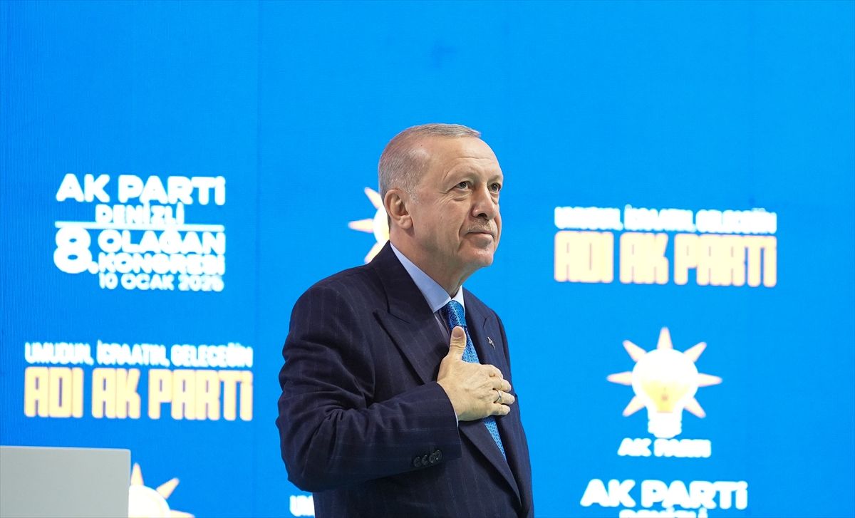 Turska, naglasio je Erdogan, ostaje posvećena podršci oporavku Sirije i osiguravanju sigurnog povratka raseljenih Sirijaca u njihovu domovinu.