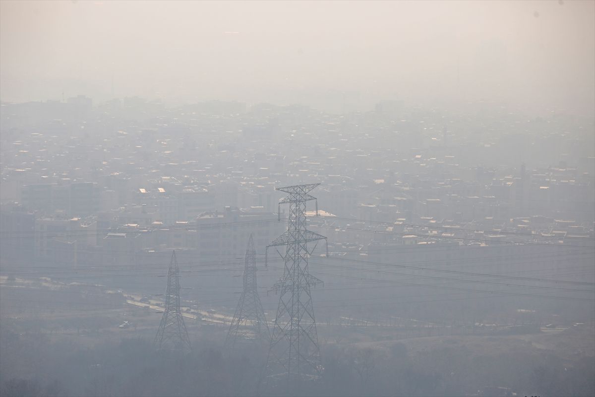 Zbog zagađenja zraka zatvorene škole i vladine službe u Teheranu