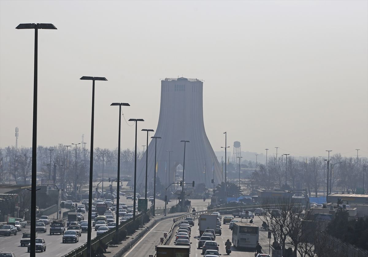 Zbog zagađenja zraka zatvorene škole i vladine službe u Teheranu