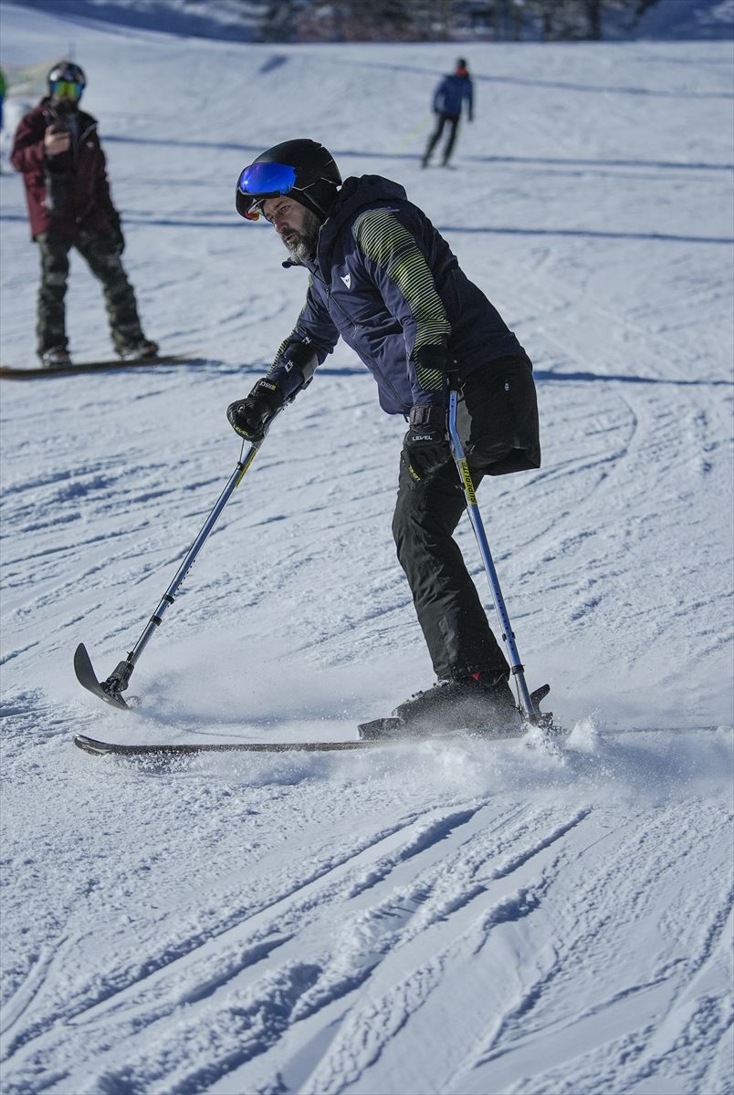 Stvarno uživam. Ovo je sada ovisnost. Ispunjava me, dio sam planine i uživam maksimalno. Nema mjerila za ovaj osjećaj sreće, rekao je Almir Drnda