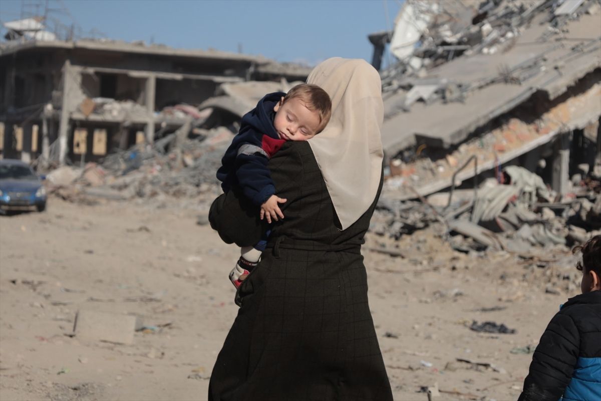 Palestinci se vraćaju domovima nakon uspostave primirja u Gazi