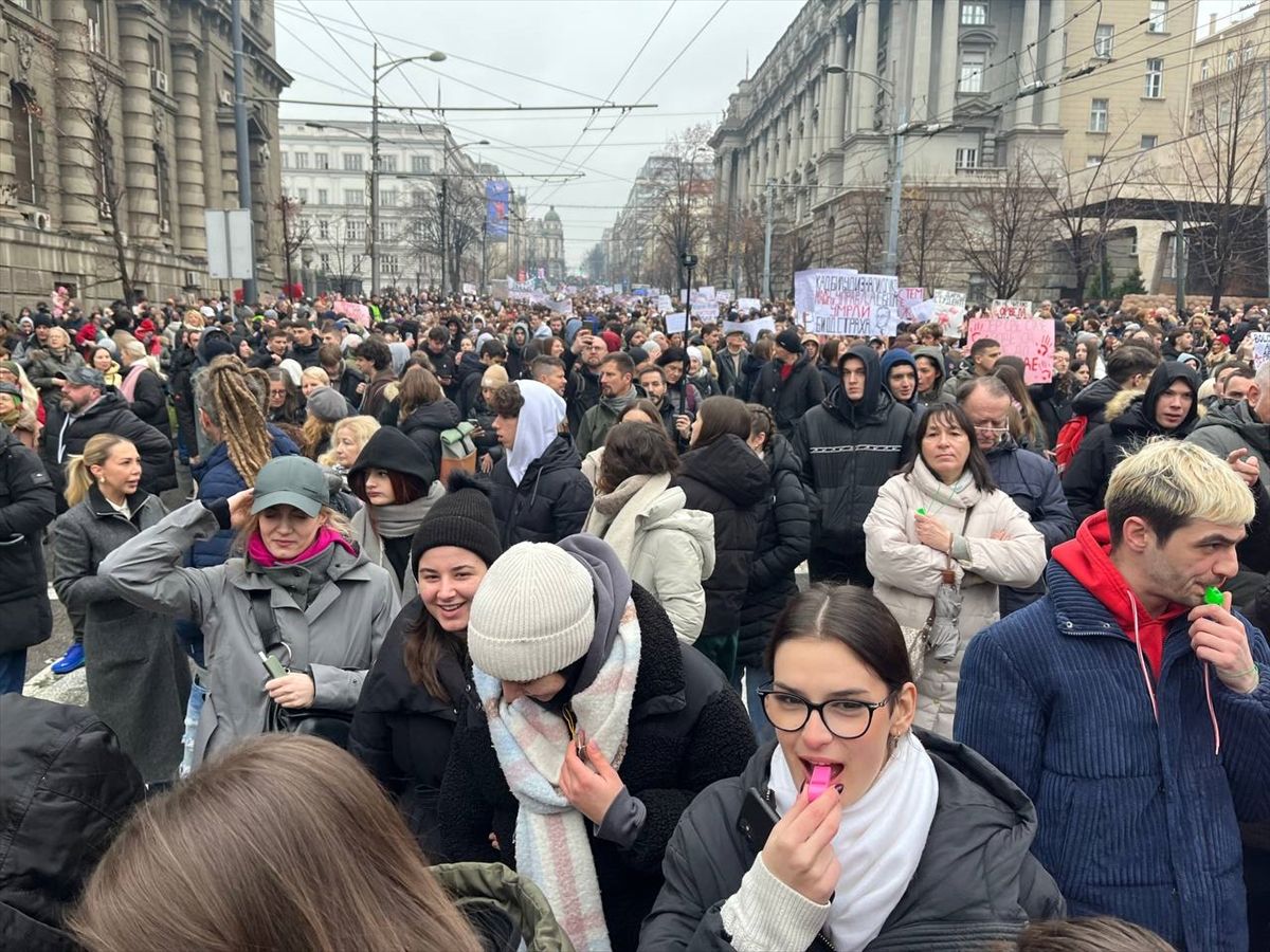 Masovni protesti građana na poziv studenata na 'Generalni štrajk' širom Srbije