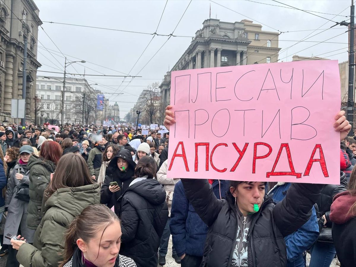 Masovni protesti građana na poziv studenata na 'Generalni štrajk' širom Srbije