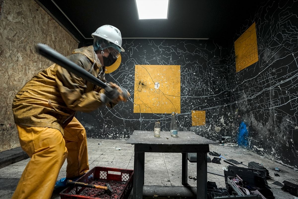 'Smash' soba u Sarajevu pomaže u oslobađanju od stresa