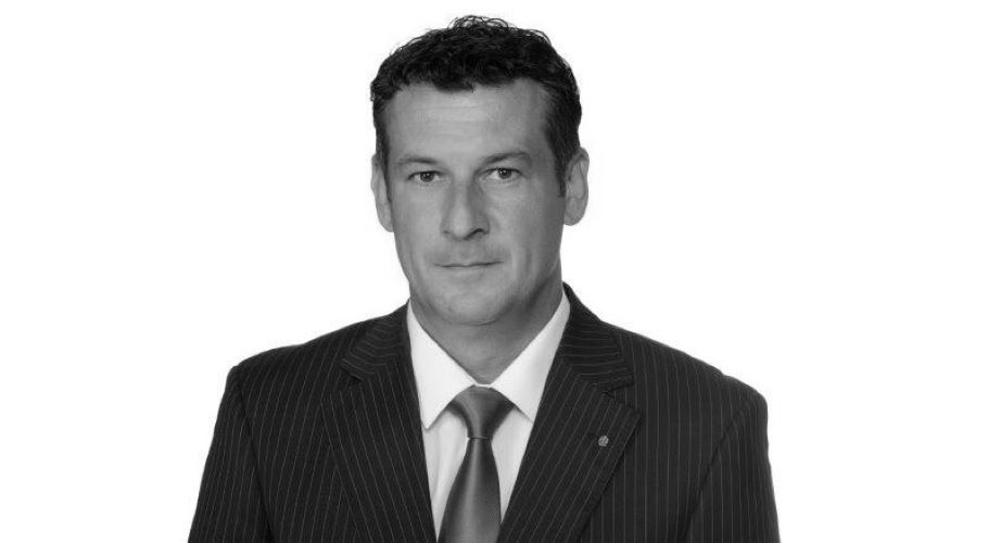 Kapidžić je bio redovni profesor na užoj naučnoj oblasti 'Sportske igre' Fakulteta za tjelesni odgoj i sport Univerziteta u Tuzli