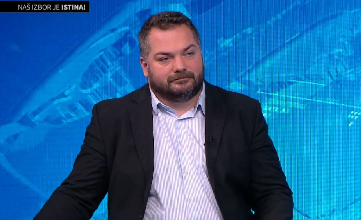 Različite kombinatorke koje najavljuju mogućnosti novih kombinacija u rekonstrukciji državne vlasti danas su dobile dio rješenja potvrdom 'političke ljubavi' HDZ-a i SNSD-a.