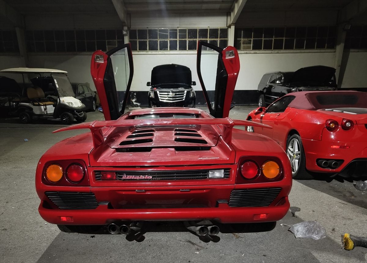 Ferrari F50, jedan od najskupljih modela ovog brenda, na tržištu dostiže cijenu od oko tri miliona dolara