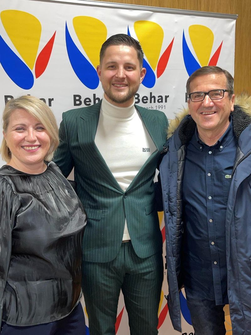 Pred mnogobrojnom publikom predstavile su se folklorne sekcije KUD 'Bosna' iz Basela te KUD 'Sevdah' iz Oberentfeldena