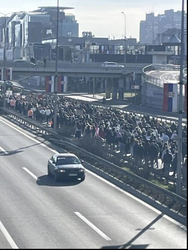 Blokirane ulice u Beogradu: Brojni studenti i građani na ulicama