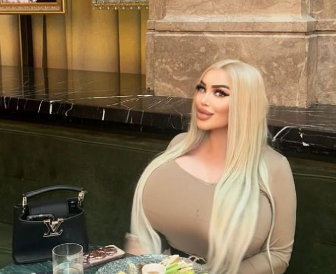 Bibi Bugatti, influenserica koja je odrasla kao veliki fan lutke Barbi,a plastičnim operacijama kompletno je promijenila lični opis.