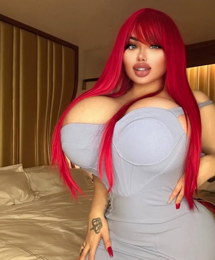 Bibi Bugatti, influenserica koja je odrasla kao veliki fan lutke Barbi,a plastičnim operacijama kompletno je promijenila lični opis.