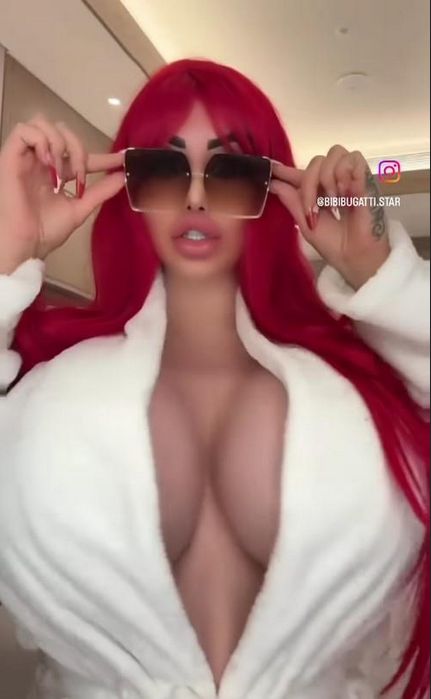 Bibi Bugatti, influenserica koja je odrasla kao veliki fan lutke Barbi,a plastičnim operacijama kompletno je promijenila lični opis.