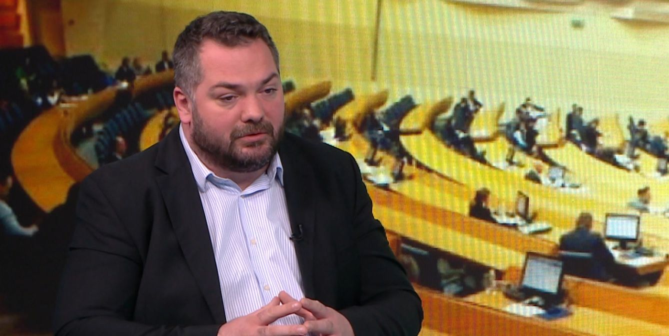 Profesor na Fakultetu za upravu Univerziteta u Sarajevu kritički je procijenio posljedice prekidanja koalicije 'Trojke' sa SNSD-om u smislu nastavka evropskog puta BiH