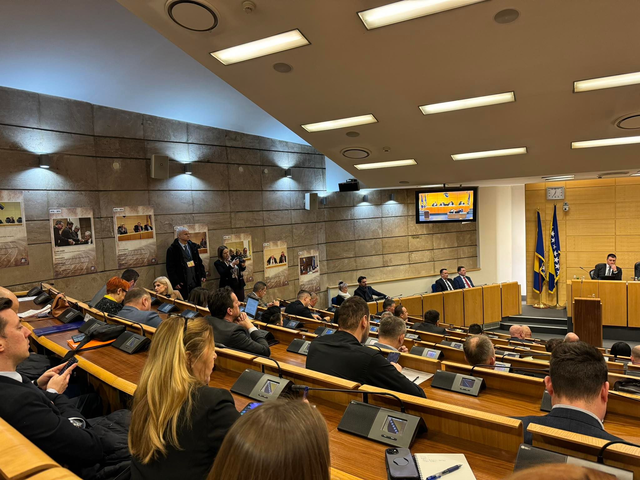 Prije početka sjednice Ambasada SAD-a uputila je jasnu poruku - ovo je važan trenutak za BiH, ali i za Ameriku