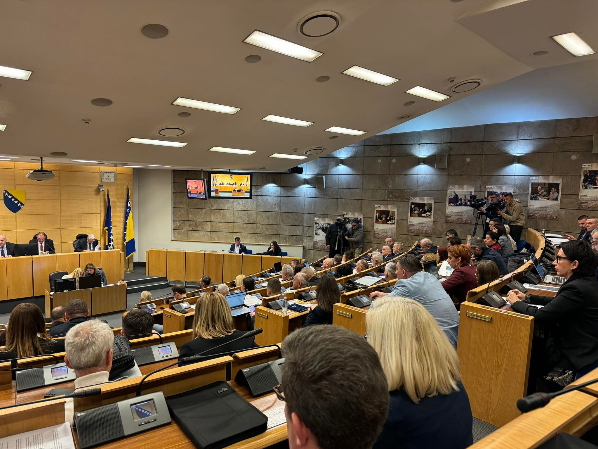 Prije početka sjednice Ambasada SAD-a uputila je jasnu poruku - ovo je važan trenutak za BiH, ali i za Ameriku