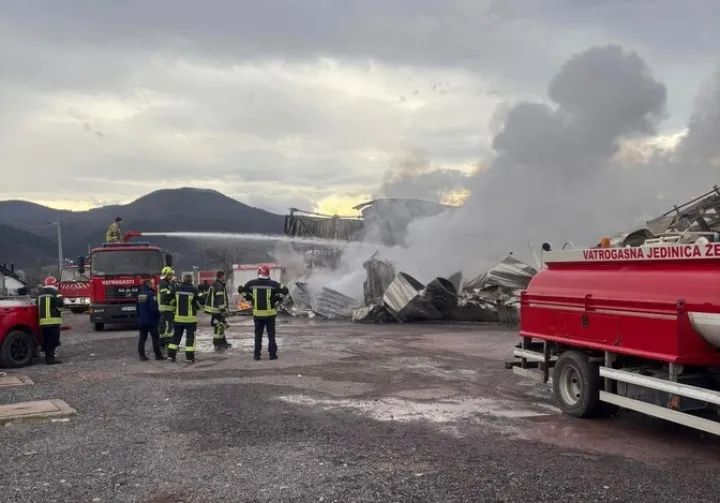 Požar uništio firmu koja zapošljava 70 radnika: Sve je izgorjelo...