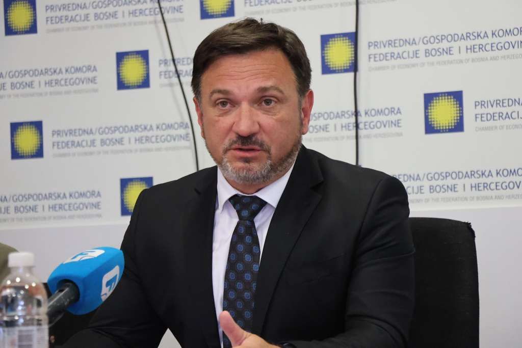 Hasičević: Neradna nedjelja ostaje, moguće uvođenje 18 radnih uz značajnu naknadu