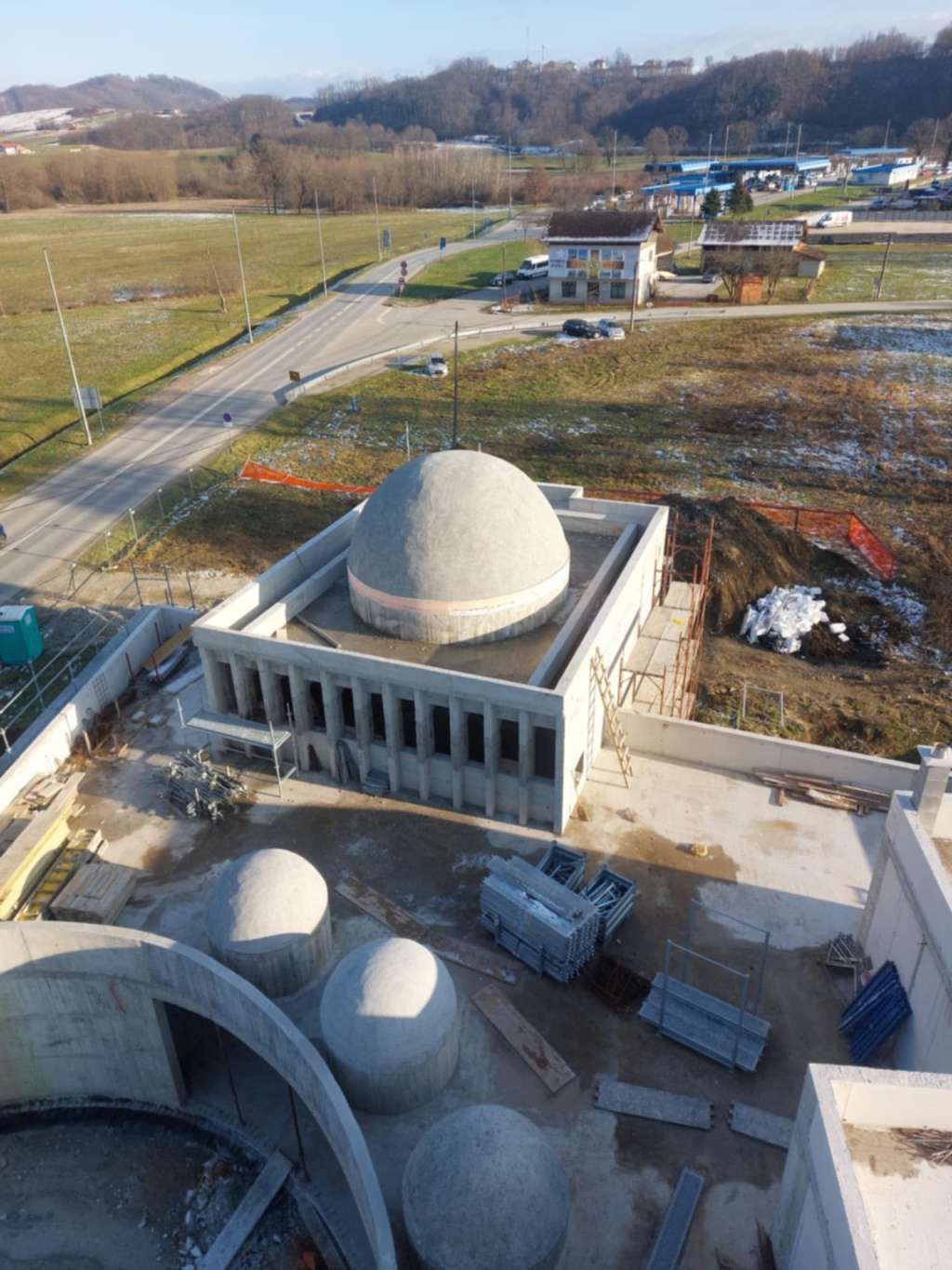 Džemat Maljevac svoje aktivnosti započeo je u privatnim kućama, a 2002. godine kupio je i renovirao kuću koja do danas služi kao mjesto okupljanja