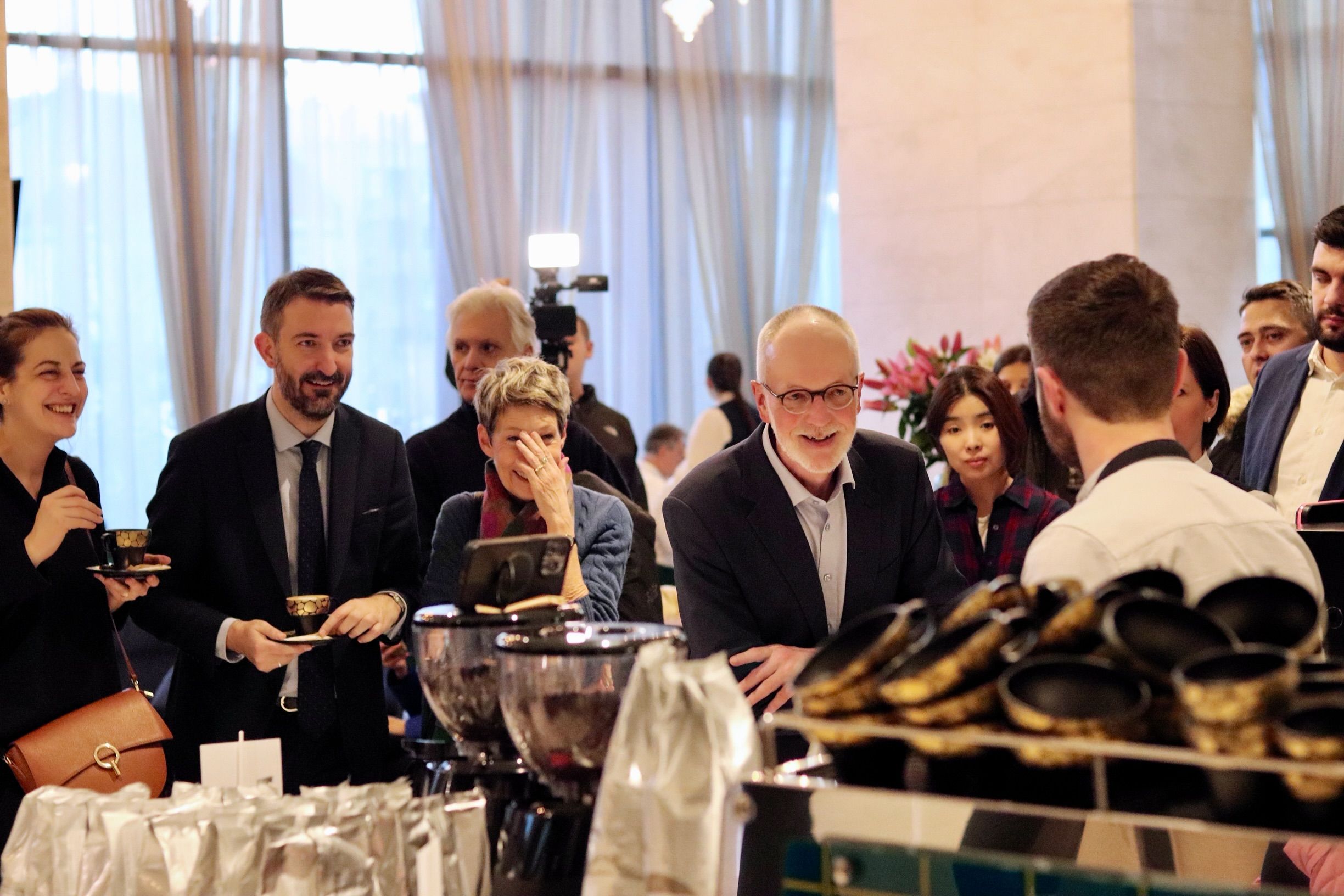 Sarajlije u Swissotelu popile kafu s Christianom Ullrichom, svjetskim Latte Art šampionom i baristom