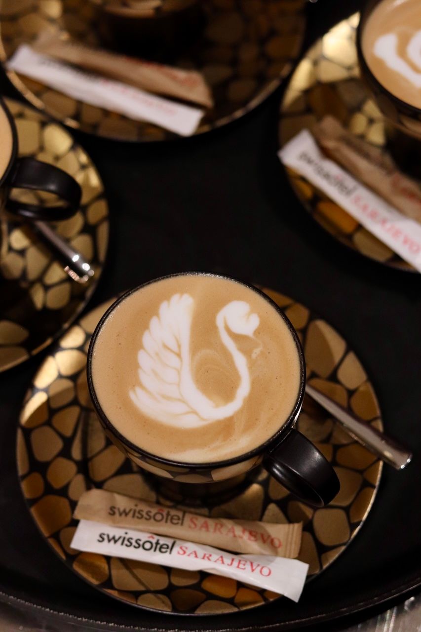 Sarajlije u Swissotelu popile kafu s Christianom Ullrichom, svjetskim Latte Art šampionom i baristom