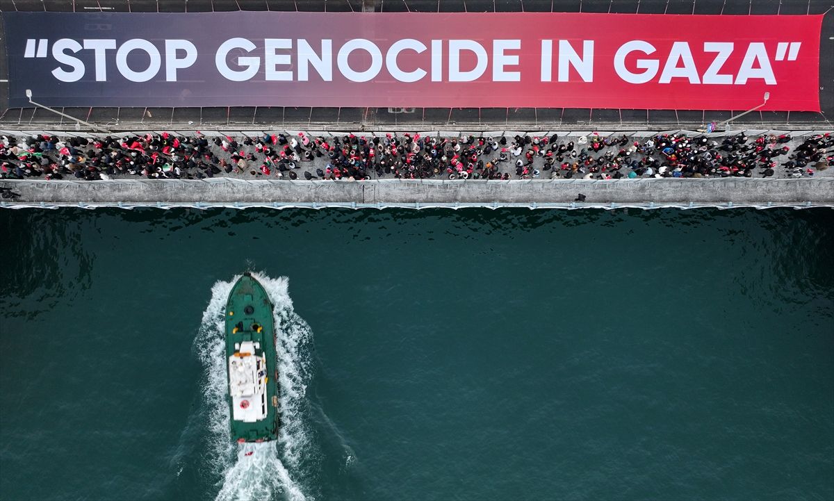 Demonstranti su se okupili na mostu Galata pozivajući na prekid nasilja u Palestini