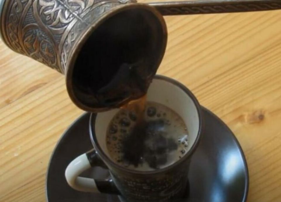 Za one koji ponekad piju kafu u kasnim satima, dodavanje brokule prehrani može biti jednostavan način da se ubrza razgradnja kofeina i smanji njegov utjecaj na san