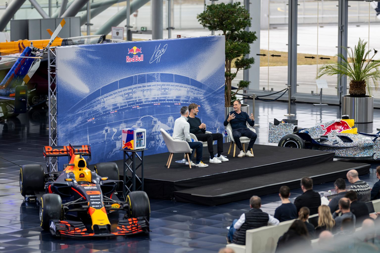 Njemački nogometni stručnjak Jürgen Klopp zvanično se pridružio Red Bullu, a njegova misija je da dugoročno utiče na mrežu klubova