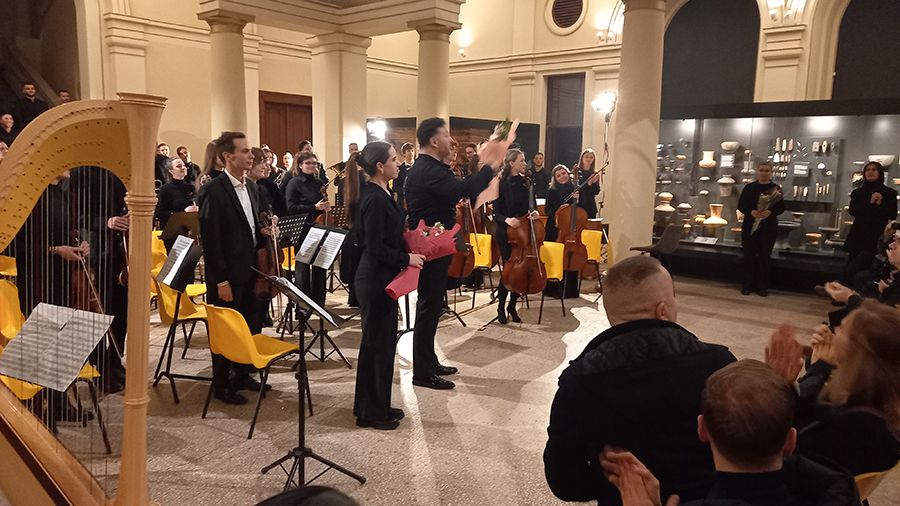 Publika je imala priliku slušati Simfoniju br. 39 u Es duru KV. 543, Wolfganga Amadeusa Mozarta.