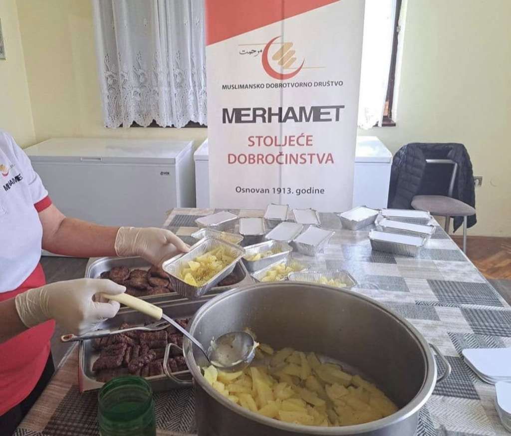 Ljudi ostaju bez posla i ne mogu se snaći u ovim teškim uvjetima, upozorio je Spahić