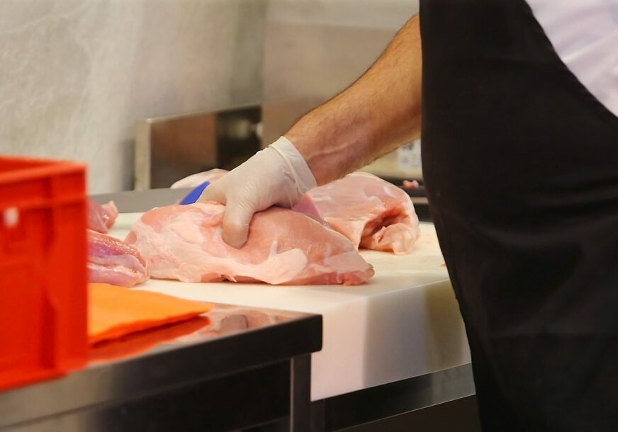 Ozbiljno su se zakotrljala poskupljenja, bez naznake da bi u skorije vrijeme moglo da dođe bar do stagnacije cijena.