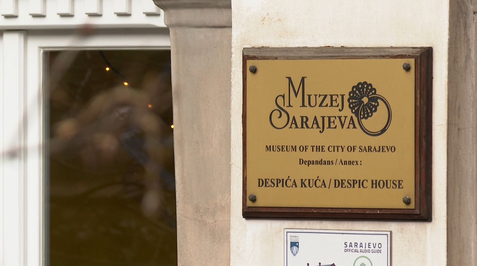 Miki Trifunov danas recituje poeziju u Despića kući