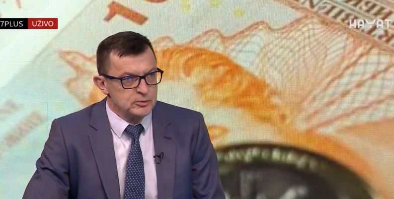 Ono što je realno očekivati je da će posljedice odluke biti otpuštanje nekoliko desetina hiljada ljudi koji su funkcionisali kroz sistem, kaže Polić