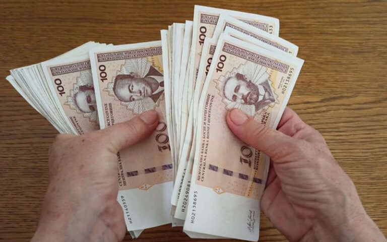 Iako su iz Vlade FBiH obećali da će subvencije biti dostupne svim preduzećima koja ispunjavaju određene kriterije, Smailbegović ističe da je nejasno kako će se to primijenjivati