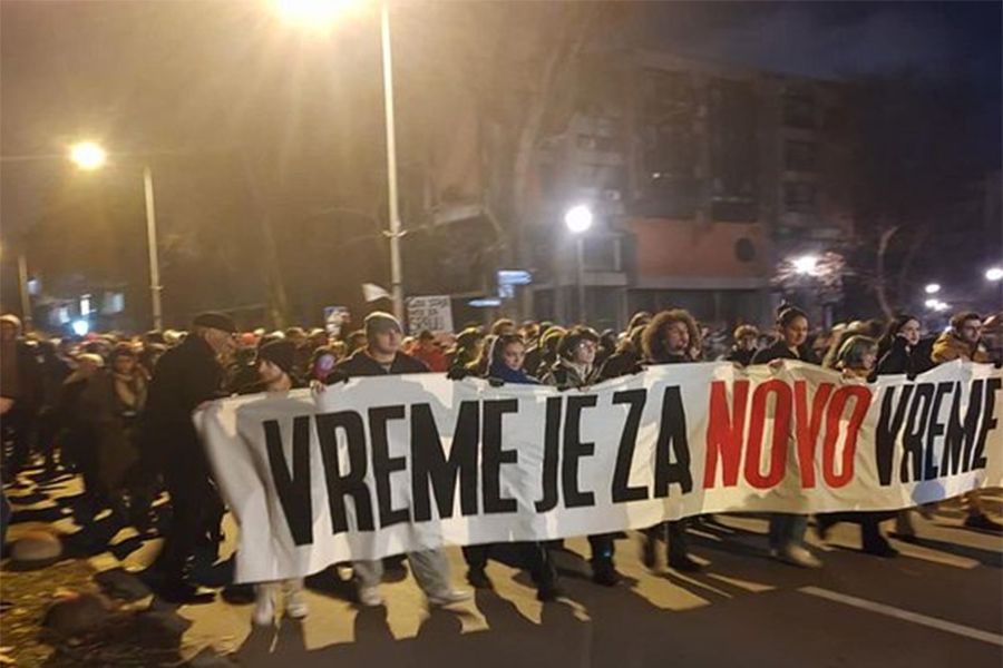 Studenti poslali poruke Aleksandru Vučiću: Masovne demonstracije u Novom  Sadu
