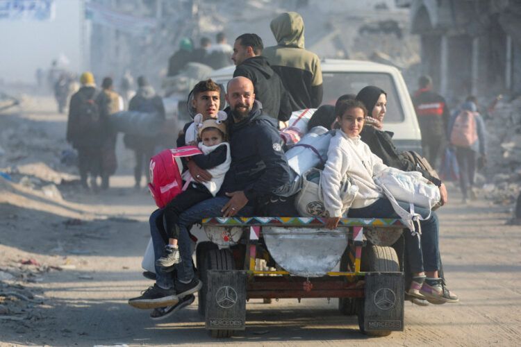 Medijski ured Gaze saopštio je da se više od pola miliona raseljenih Palestinaca vratilo u sjeverne guvernerate Gaze putem puteva al-Rashid i Salah al-Din u posljednja 72 sata.