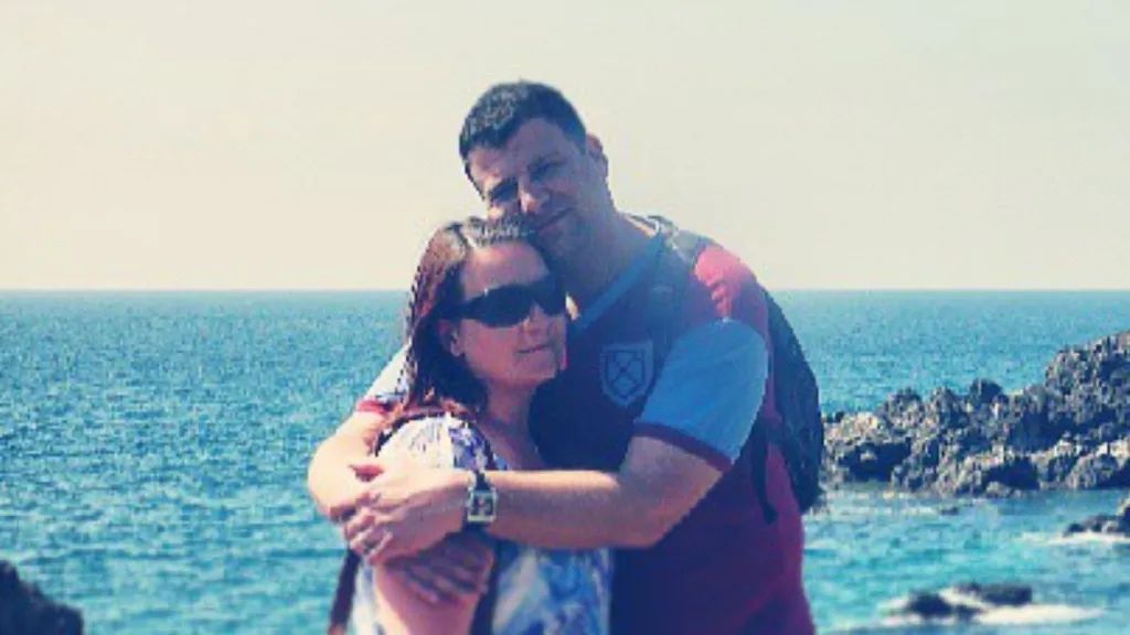 Vjenčali su se 2002. godine, nakon četiri godine veze i danas imaju dvoje djece, sina Stirlinga (9) i kći Aloru (6)