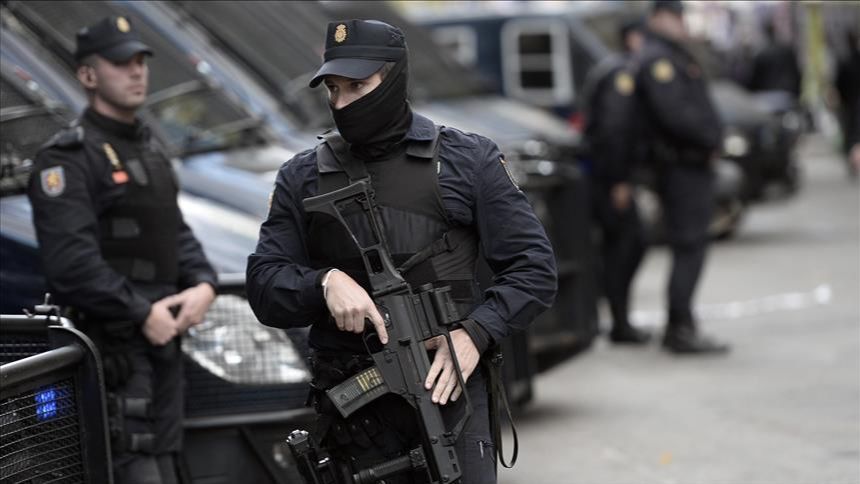 Slijepa udica se sastoji od unošenja opojne supstance u kontejner bez znanja izvozne ili uvozne kompanije, što daje ogromnu vrijednost hapšenjima koja su agenti uspjeli izvršiti