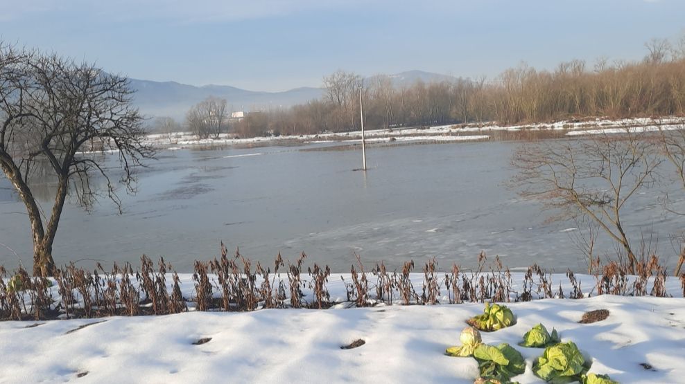 Stanje na rijekama Sane i Sanice jučer je bilo bolje, te je nivo navedenih rijeka u blagom opadanju