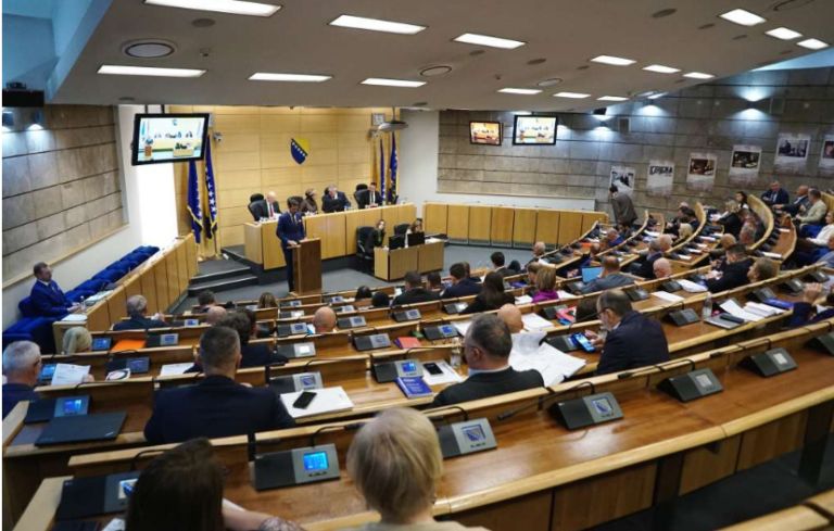 Predstavnički dom PSBiH usvojio je prijedlog da se Zakon o mjeriteljstvu BH, čiji je predlagač Komisija za borbu protiv korupcije ovog doma razmatra po hitnom postupku.