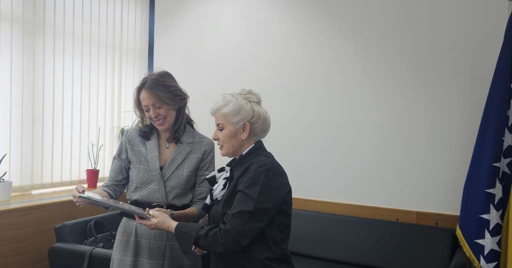 Ministrica Bošnjak istaknula je da je Ministarstvo kroz tekuće grantove podržalo projekte Udruge, uključujući i 16. izdanje Festivala sevdalinke pod nazivom "Sevdalinko u srcu te n